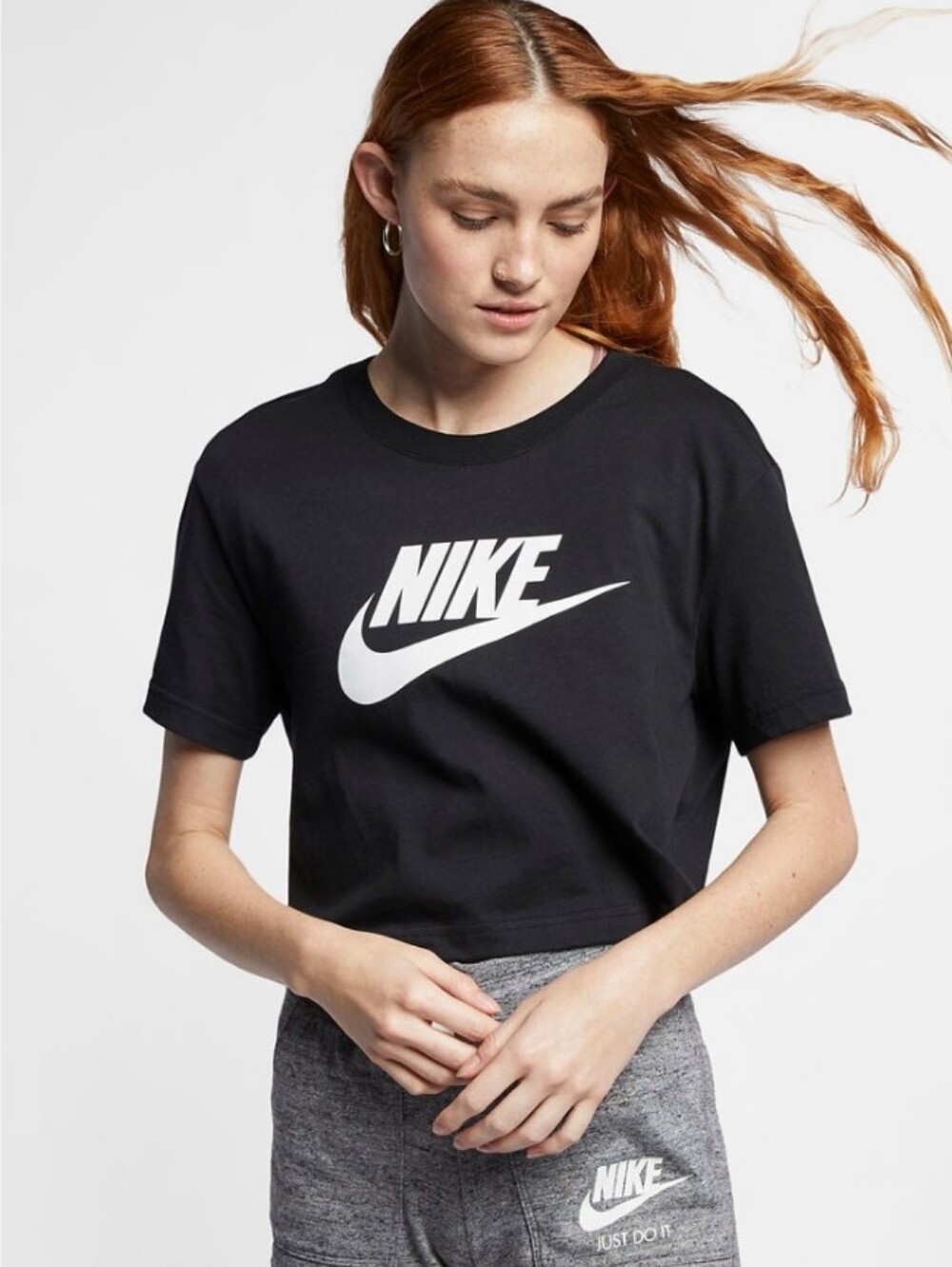 Nike Sportswear Essential Black Crewneck Cropped T-Shirt Size Womens Large